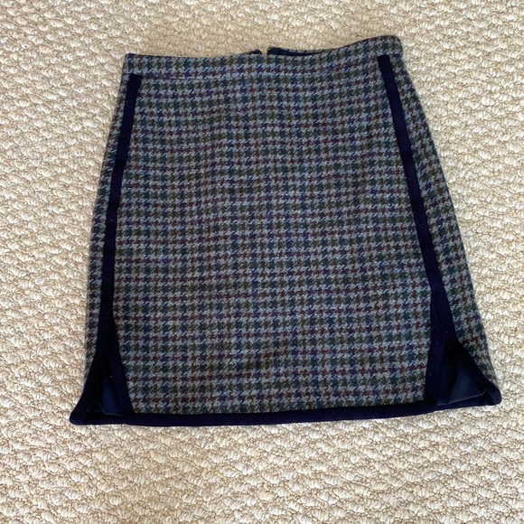 J. CREW Wool Houndstooth Skirt - Picture 2 of 8